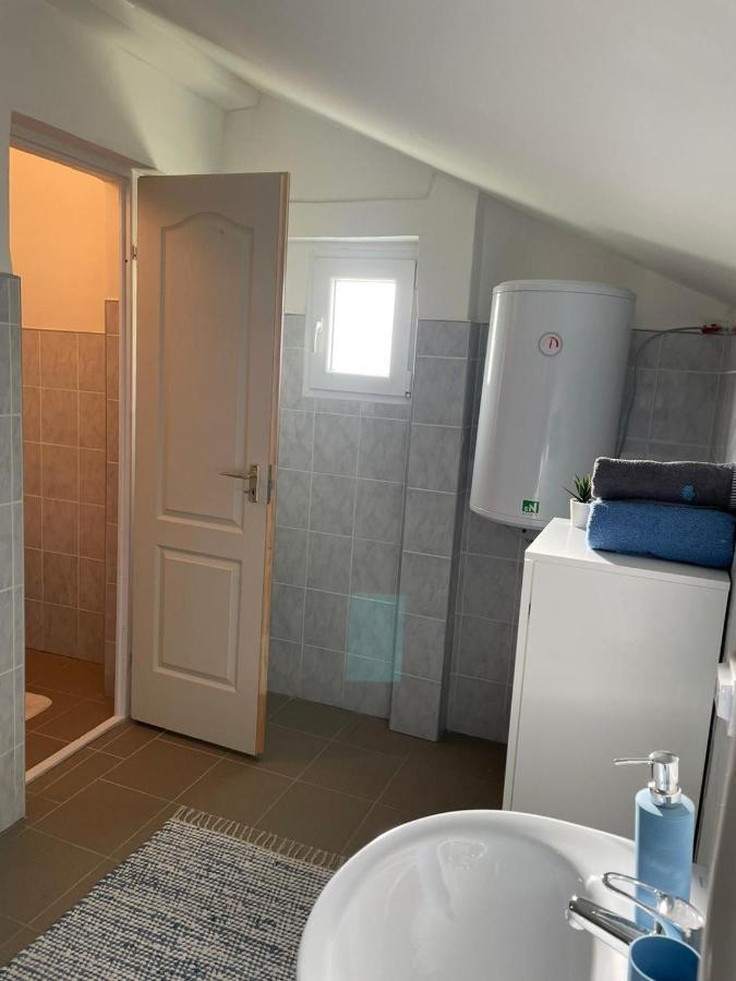 Het Hongaarse Wijnhuis Mohacs Bagian luar foto