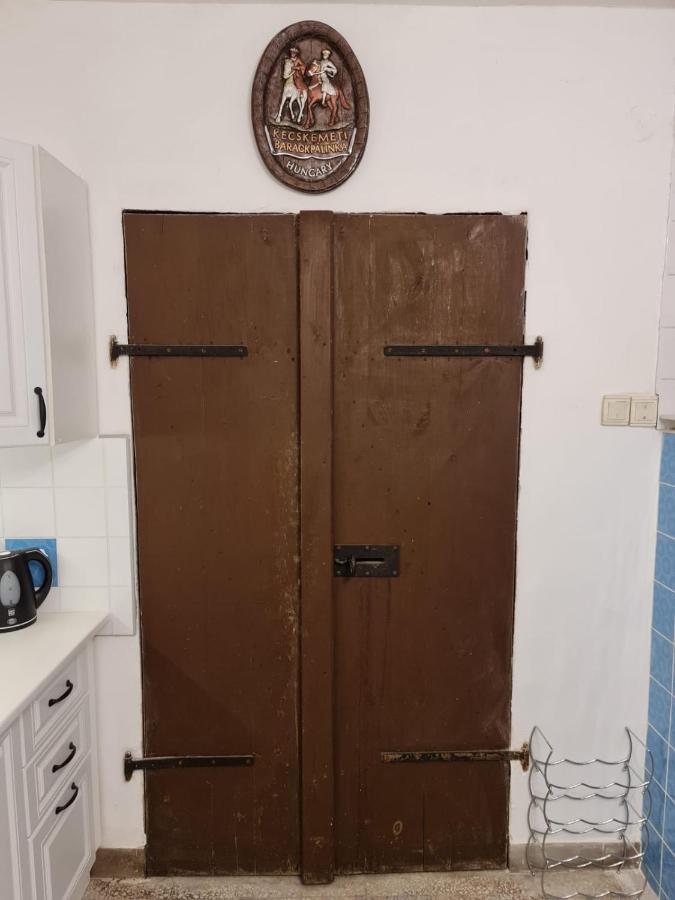 Het Hongaarse Wijnhuis Mohacs Bagian luar foto