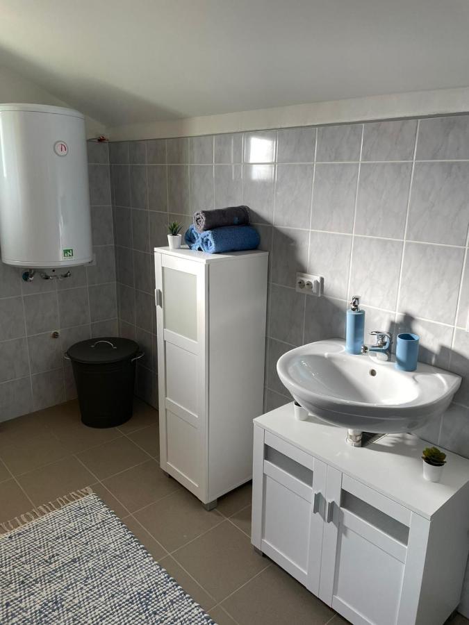 Het Hongaarse Wijnhuis Mohacs Bagian luar foto